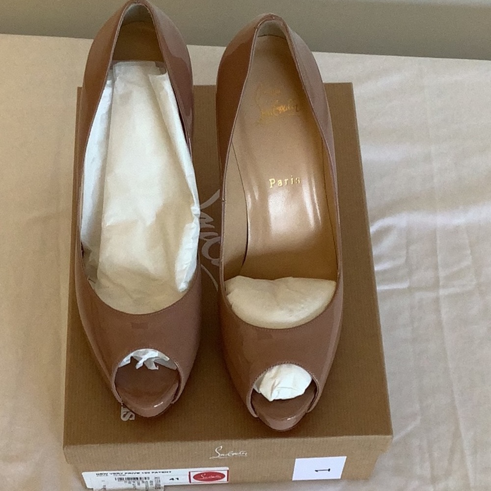 Christian Louboutin New Very Prive 120 Patent in Nude